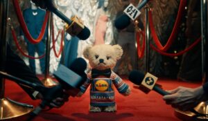 Lidl the bear on a red carpet